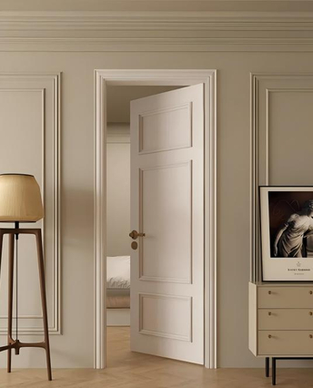 Puerta de madera con acabado lacado estilo franc&eacute;s para interior